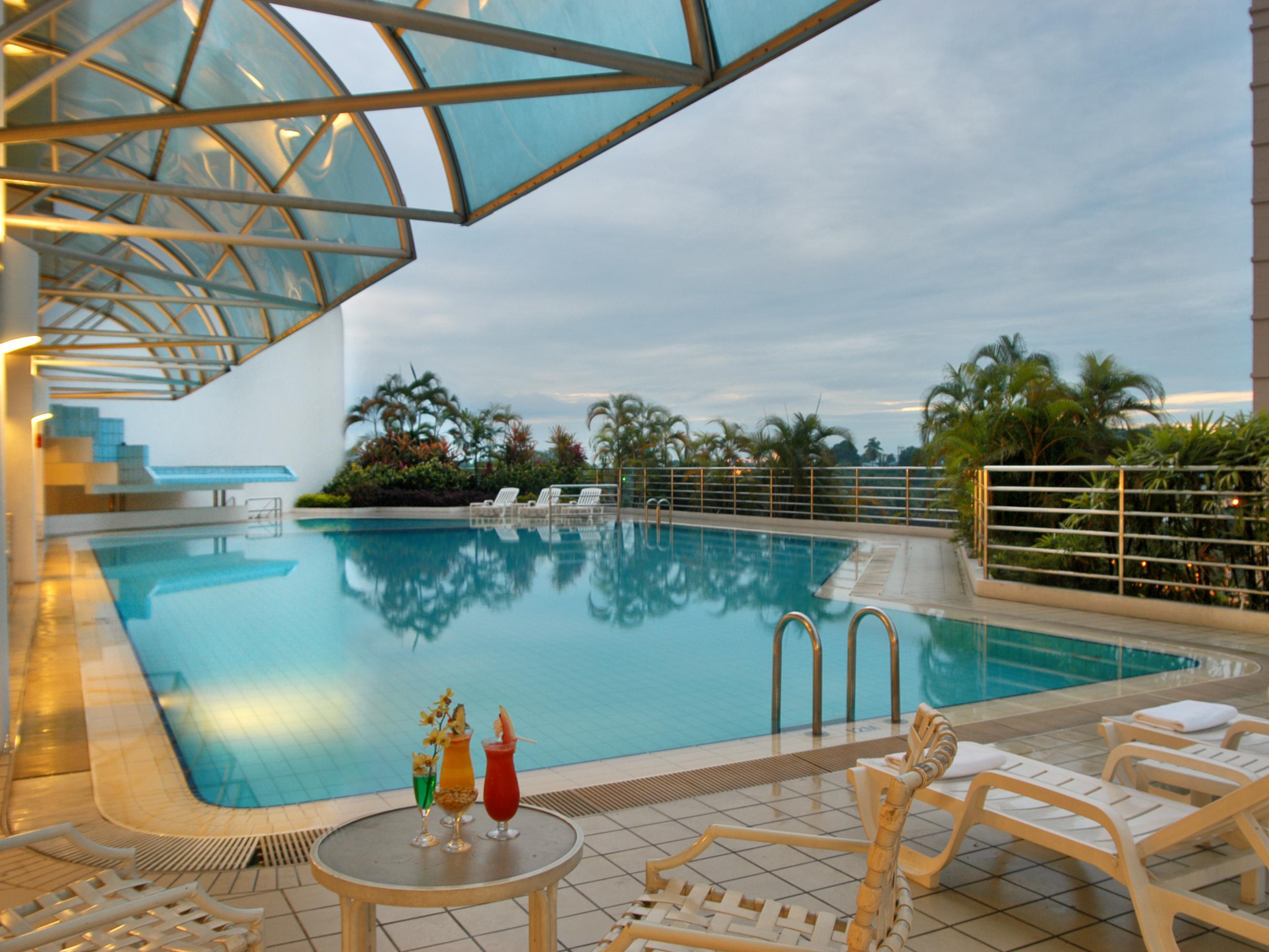 Puteri Wing - Riverside Majestic Hotel Kuching Exterior foto